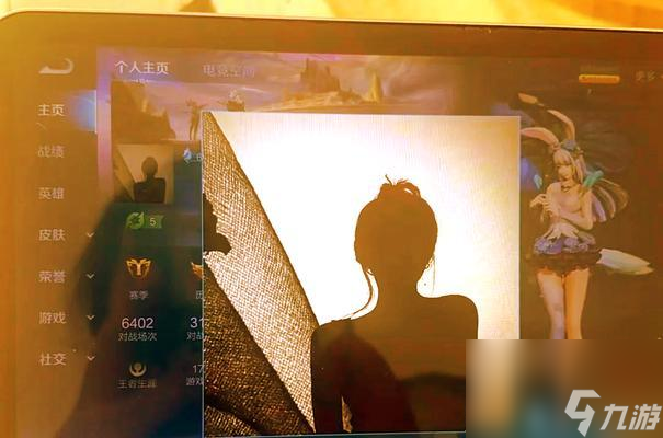 王者荣耀中如何使用头像锁定功能？